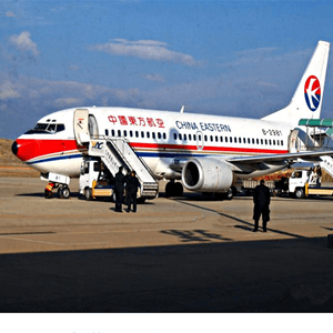 郑州新郑机场托运航空快运业稳步发展的原因是什么？